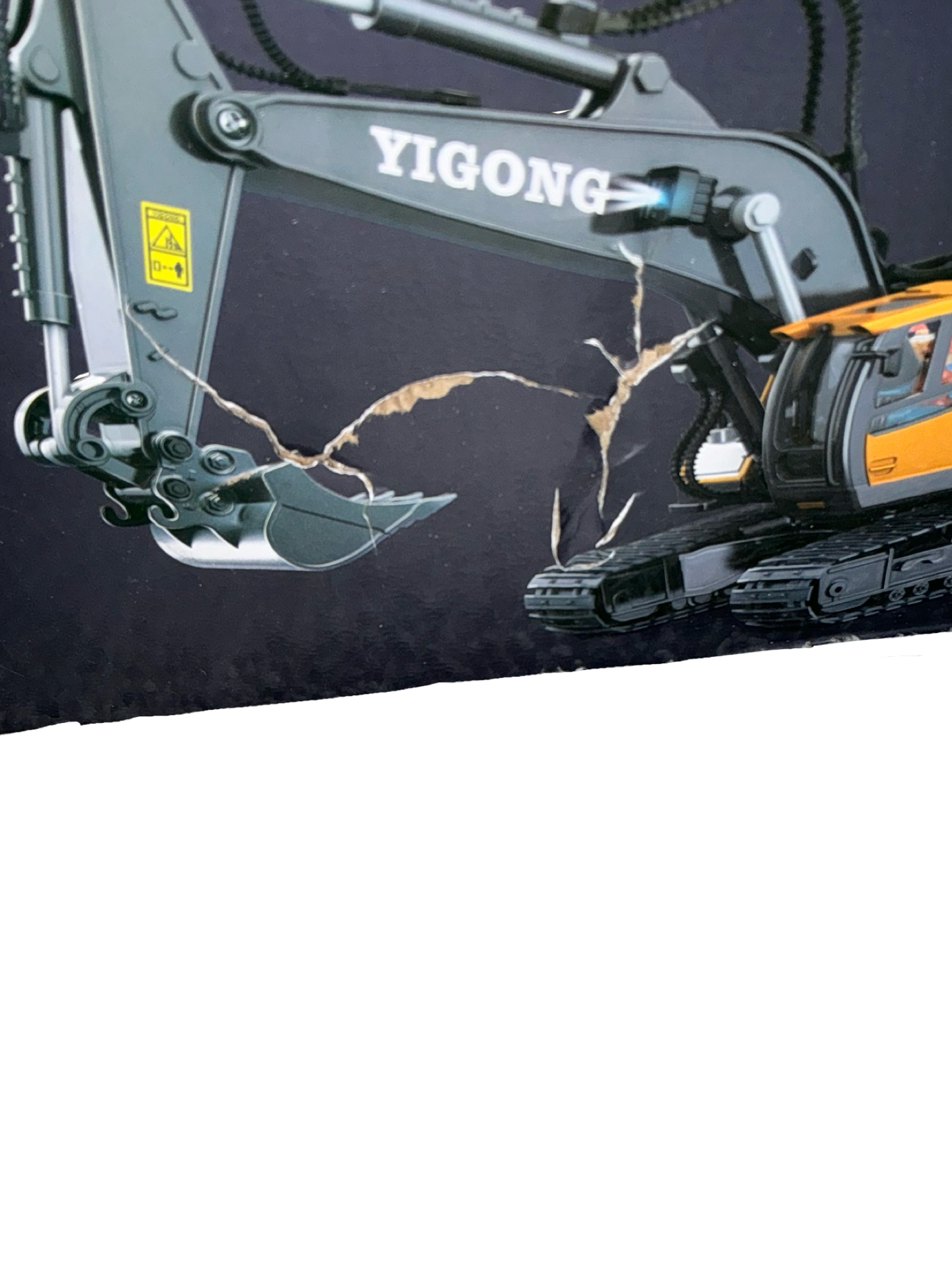 YI GONG RC Excavator Toy – 11 Channel Remote Control (Open Box)